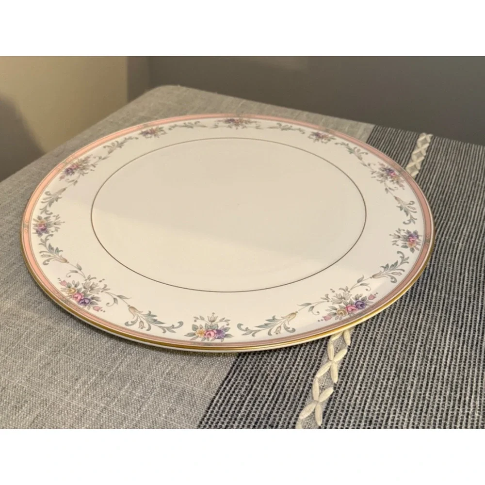 🍰 Christopher Stuart Spring Crest 13 1/8” Cake Plate Bone China Thailand
